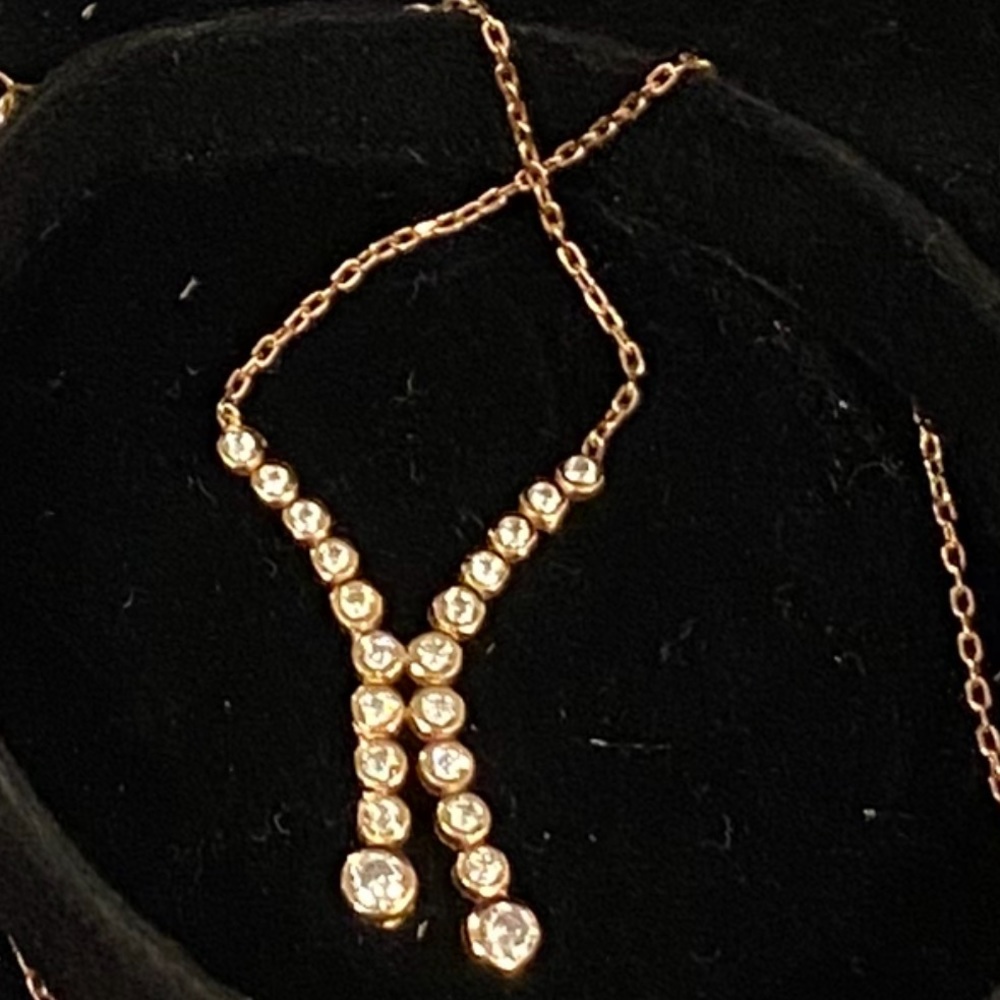 Hallmarked stunning 925 fine silver, in rose gold plating.